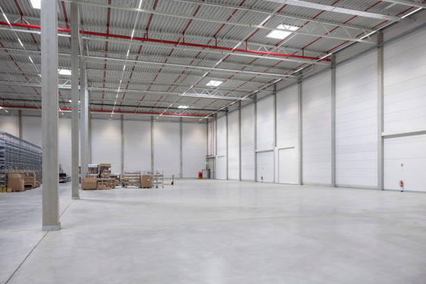 ZONA SCHIO: Z.I. CAPANNONE INDUSTRIALE  di mq 1900 circa H 7,00 sotto trave, area produttiva mq 1...