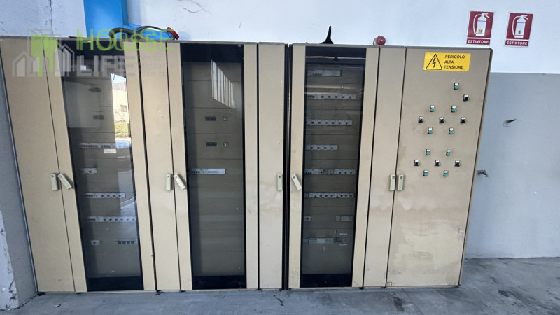 ZONA SCHIO: Z.I. CAPANNONE INDUSTRIALE  di mq 1900 circa H 7,00 sotto trave, area produttiva mq 1...