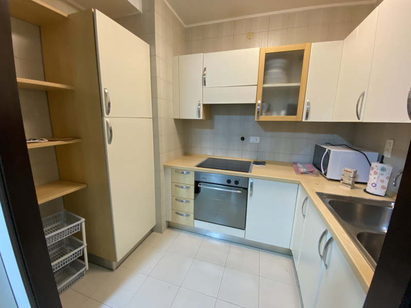 Centro Storico Piazza de Gasperi Appartamento con due camere da letto piano alto luminoso, arreda...