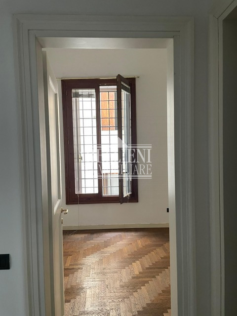 CENTRO STORICO: Nel cuore del centro storico, all’interno di un elegante Palazzo quattrocentesco ...