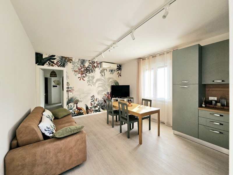 Proponiamo in affitto transitorio un accogliente appartamento, situato nella tranquilla e verdegg...