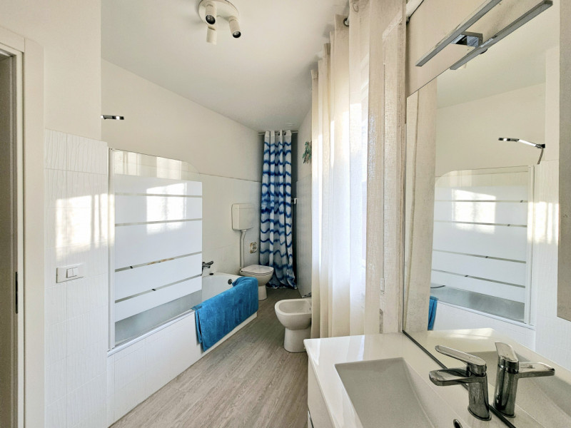 Proponiamo in affitto transitorio un accogliente appartamento, situato nella tranquilla e verdegg...