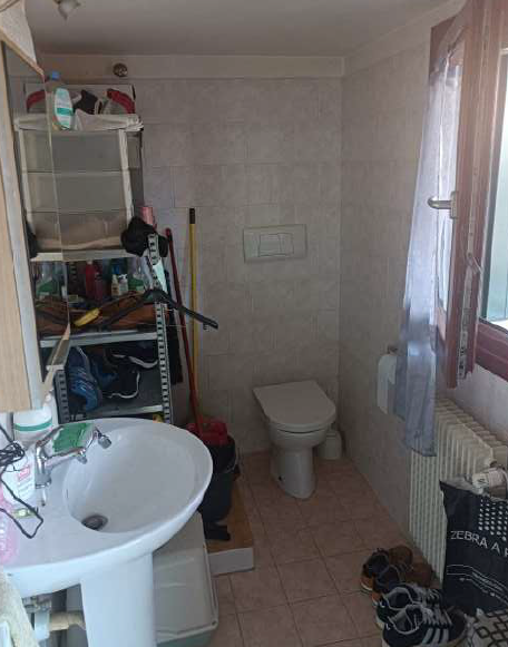 Rif. A.A.62-24

Vendita all'asta - abitazione di testa su 2 piani con giardino in data 19 dicembr...