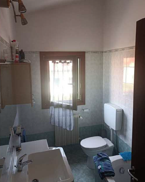 Rif. A.A.62-24

Vendita all'asta - abitazione di testa su 2 piani con giardino in data 19 dicembr...