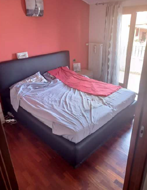 Rif. A.A.62-24

Vendita all'asta - abitazione di testa su 2 piani con giardino in data 19 dicembr...