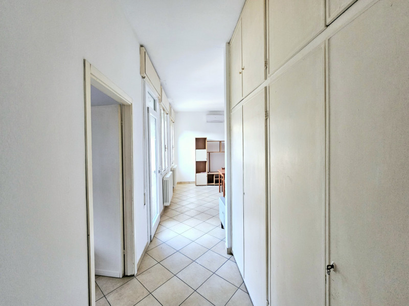 In pieno centro storico a Este, proponiamo in affitto appartamento bilocale, situato al secondo p...