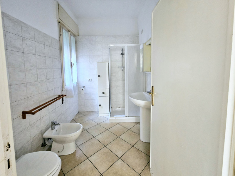 In pieno centro storico a Este, proponiamo in affitto appartamento bilocale, situato al secondo p...