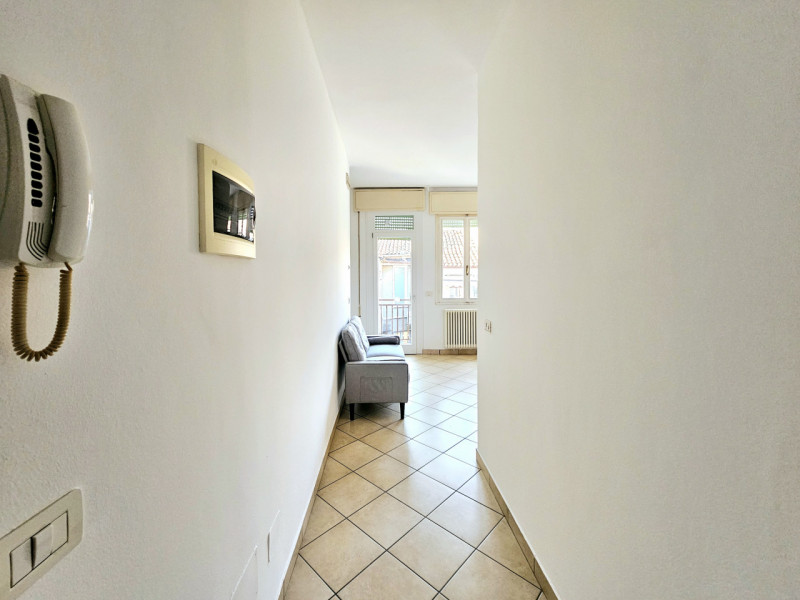 In pieno centro storico a Este, proponiamo in affitto appartamento bilocale, situato al secondo p...