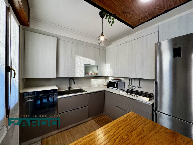 Rif. A-305 (per info 350 5383983 | Giacomo)

Proponiamo in vendita APPARTAMENTO al piano terra di...