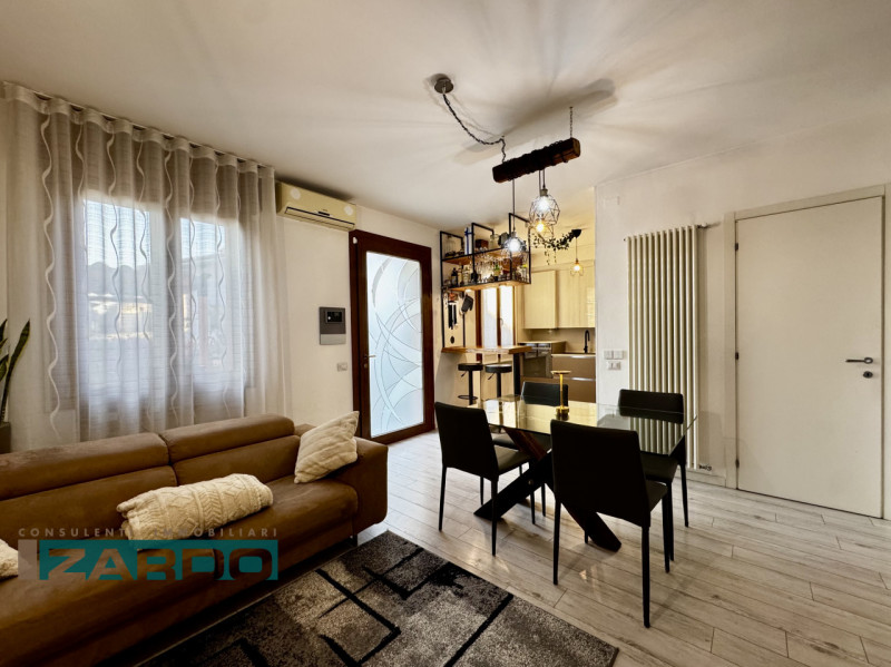 Rif. A-305 (per info 350 5383983 | Giacomo)

Proponiamo in vendita APPARTAMENTO al piano terra di...