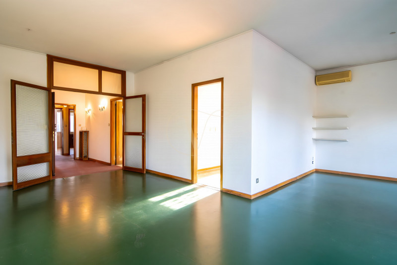 Scopri un'opportunità unica nel cuore di Città Giardino, una delle zone più ambite di Padova. Pro...