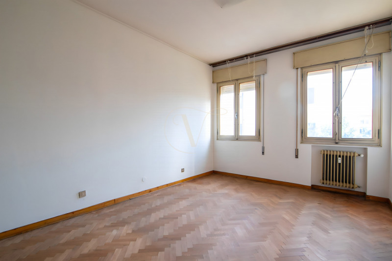 Scopri un'opportunità unica nel cuore di Città Giardino, una delle zone più ambite di Padova. Pro...