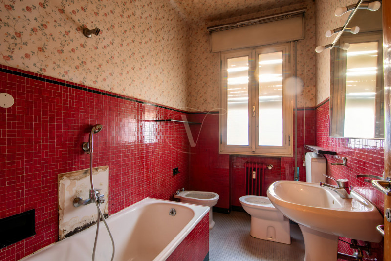 Scopri un'opportunità unica nel cuore di Città Giardino, una delle zone più ambite di Padova. Pro...