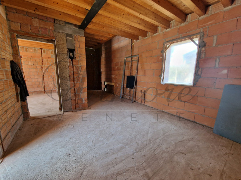 VILLANOVA DI CAMPOSAMPIERO: PORZIONE DI BIFAMILIARE AL GREZZO
A Murelle di Villanova di Camposamp...