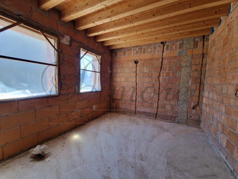 VILLANOVA DI CAMPOSAMPIERO: PORZIONE DI BIFAMILIARE AL GREZZO
A Murelle di Villanova di Camposamp...