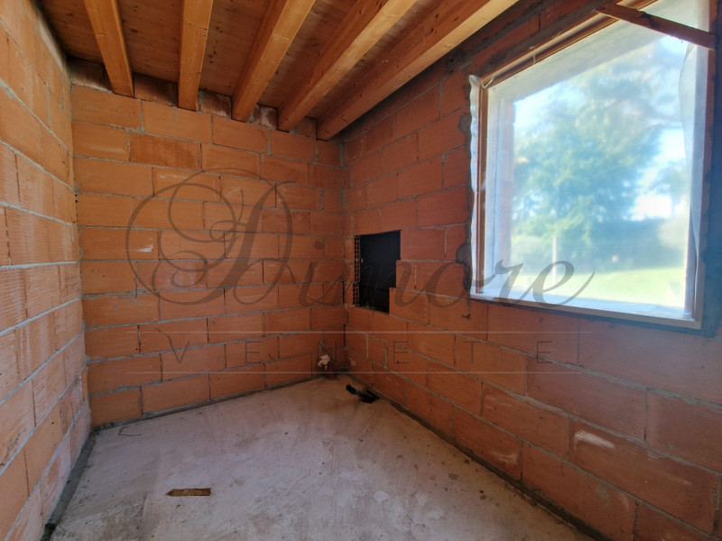 VILLANOVA DI CAMPOSAMPIERO: PORZIONE DI BIFAMILIARE AL GREZZO
A Murelle di Villanova di Camposamp...