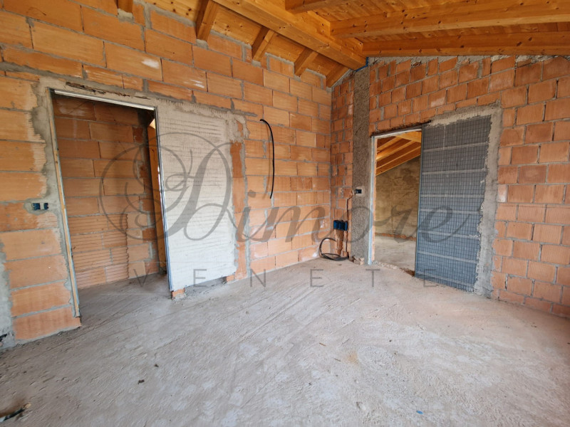 VILLANOVA DI CAMPOSAMPIERO: PORZIONE DI BIFAMILIARE AL GREZZO
A Murelle di Villanova di Camposamp...