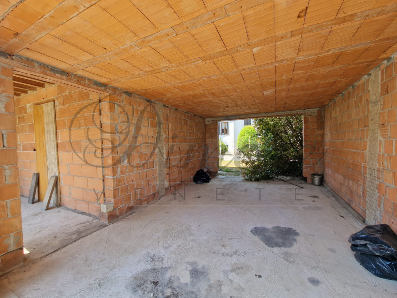 VILLANOVA DI CAMPOSAMPIERO: PORZIONE DI BIFAMILIARE AL GREZZO
A Murelle di Villanova di Camposamp...