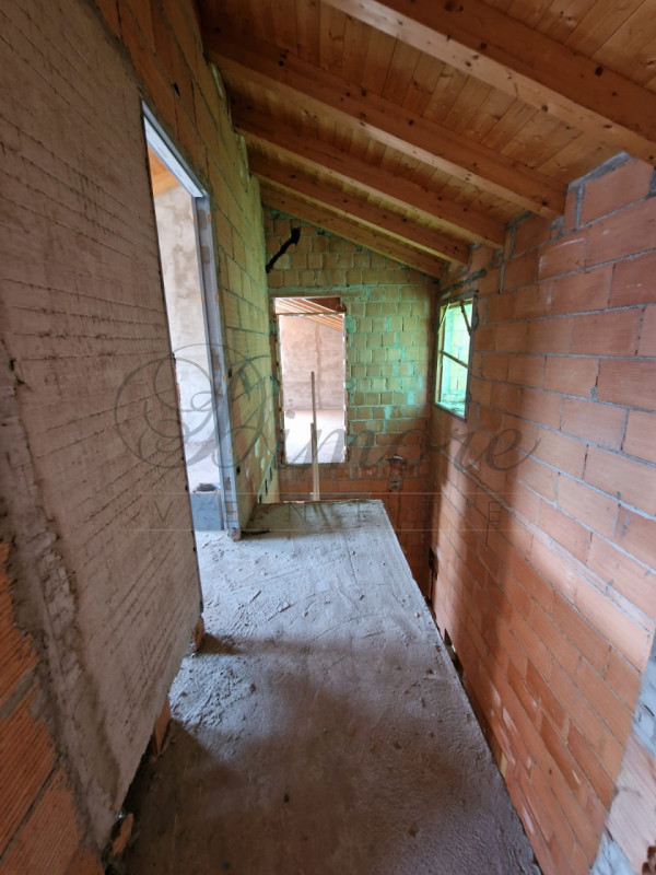 VILLANOVA DI CAMPOSAMPIERO: PORZIONE DI BIFAMILIARE AL GREZZO
A Murelle di Villanova di Camposamp...