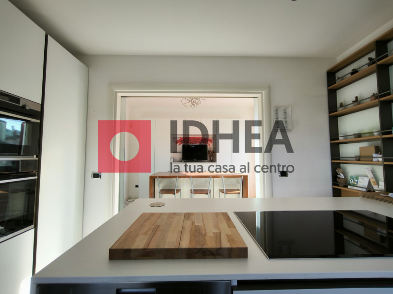 L'Agenzia immobiliare Idhea ha il piacere di proporvi questa splendida villa singola sita nel cuo...