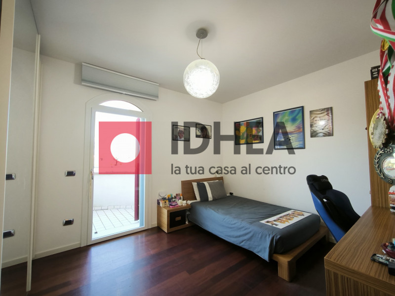 L'Agenzia immobiliare Idhea ha il piacere di proporvi questa splendida villa singola sita nel cuo...