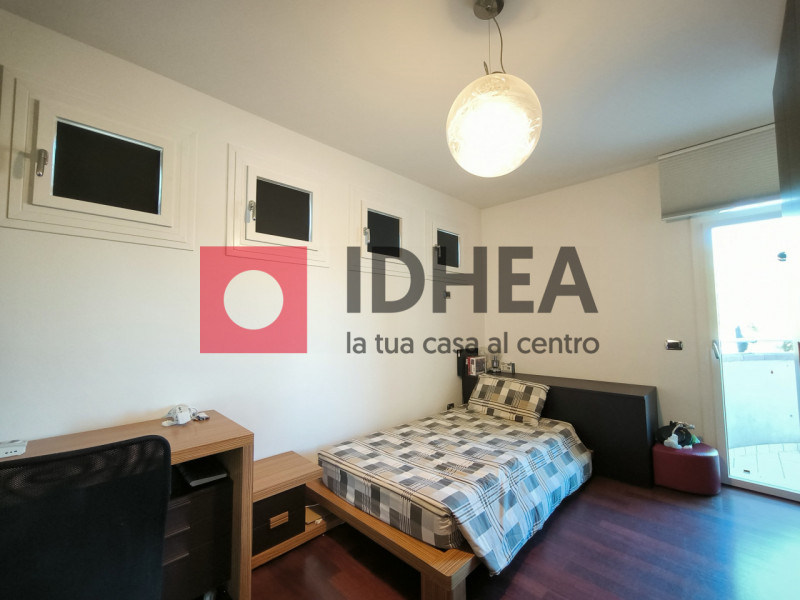 L'Agenzia immobiliare Idhea ha il piacere di proporvi questa splendida villa singola sita nel cuo...
