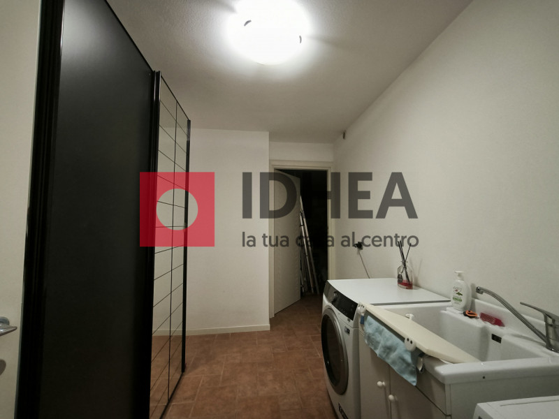 L'Agenzia immobiliare Idhea ha il piacere di proporvi questa splendida villa singola sita nel cuo...