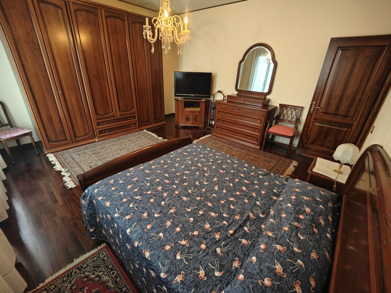 A pochi passi dal centro storico di Padova, presentiamo in vendita una villa singola di circa 450...