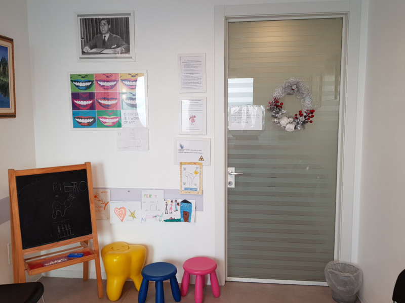 Nel centro del paese appartamento al piano terra ad uso studio medico e dentistico, recentemente ...