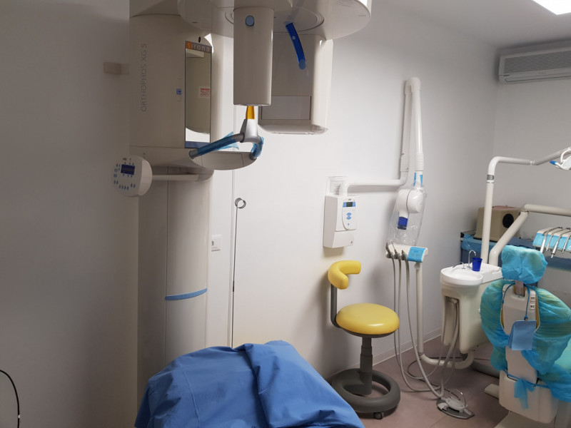 Nel centro del paese appartamento al piano terra ad uso studio medico e dentistico, recentemente ...