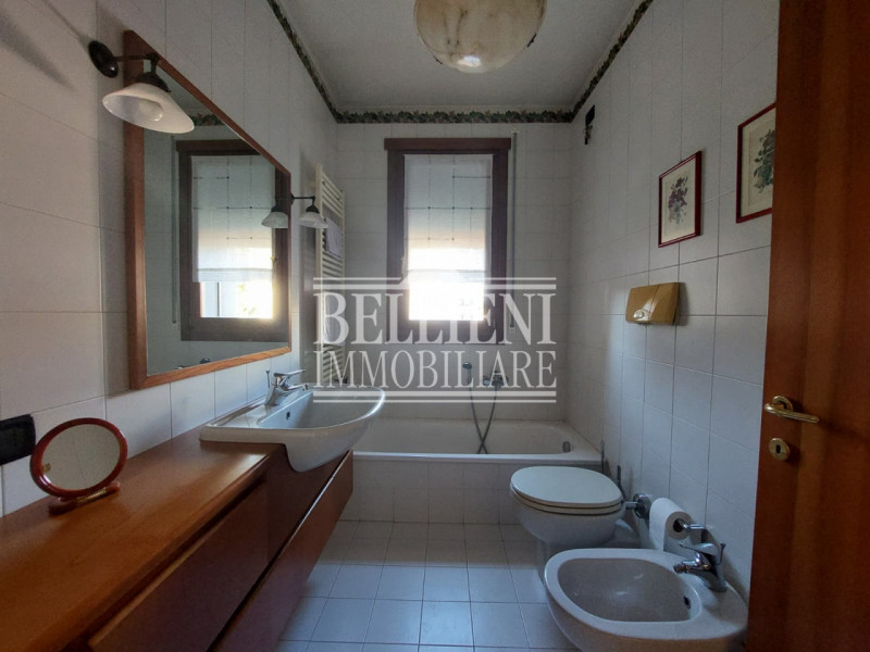 CORSO PADOVA: In un elegante stabile recentemente ristrutturato con Superbonus 110%, dotato di ca...