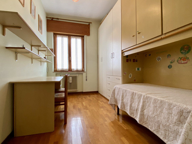 In zona residenziale tranquilla e al riparo dal traffico, proponiamo in vendita un appartamento t...