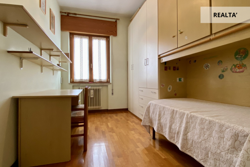 In zona residenziale tranquilla e al riparo dal traffico, proponiamo in vendita un appartamento t...