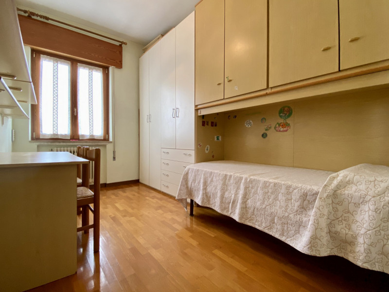 In zona residenziale tranquilla e al riparo dal traffico, proponiamo in vendita un appartamento t...