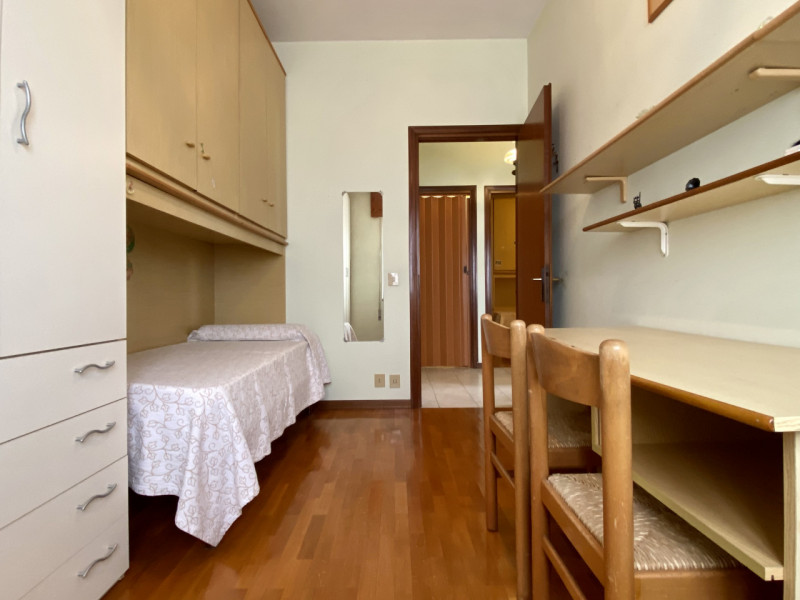 In zona residenziale tranquilla e al riparo dal traffico, proponiamo in vendita un appartamento t...