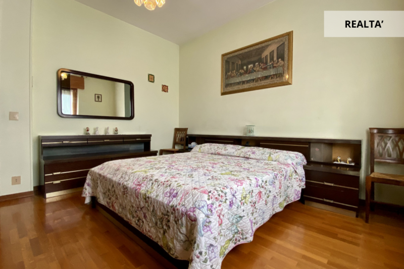 In zona residenziale tranquilla e al riparo dal traffico, proponiamo in vendita un appartamento t...