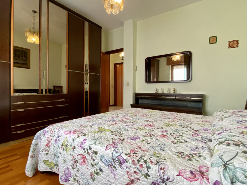 In zona residenziale tranquilla e al riparo dal traffico, proponiamo in vendita un appartamento t...