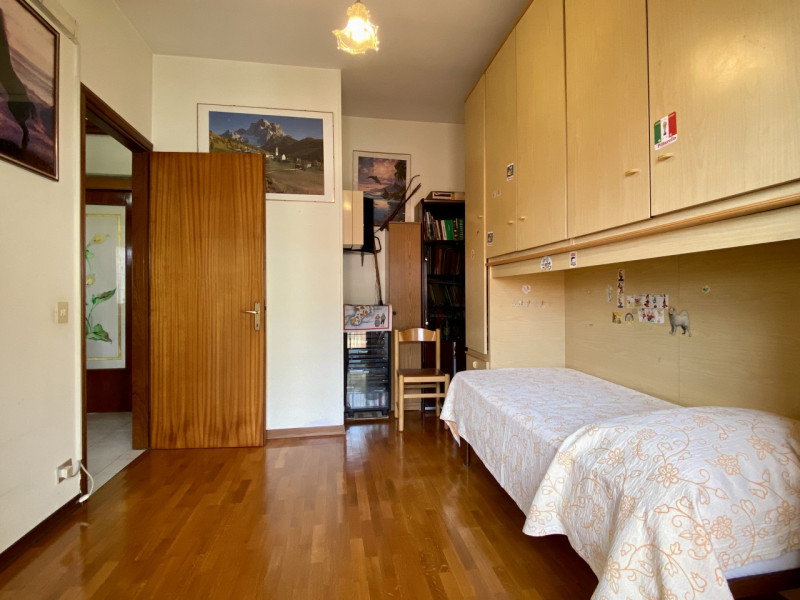 In zona residenziale tranquilla e al riparo dal traffico, proponiamo in vendita un appartamento t...