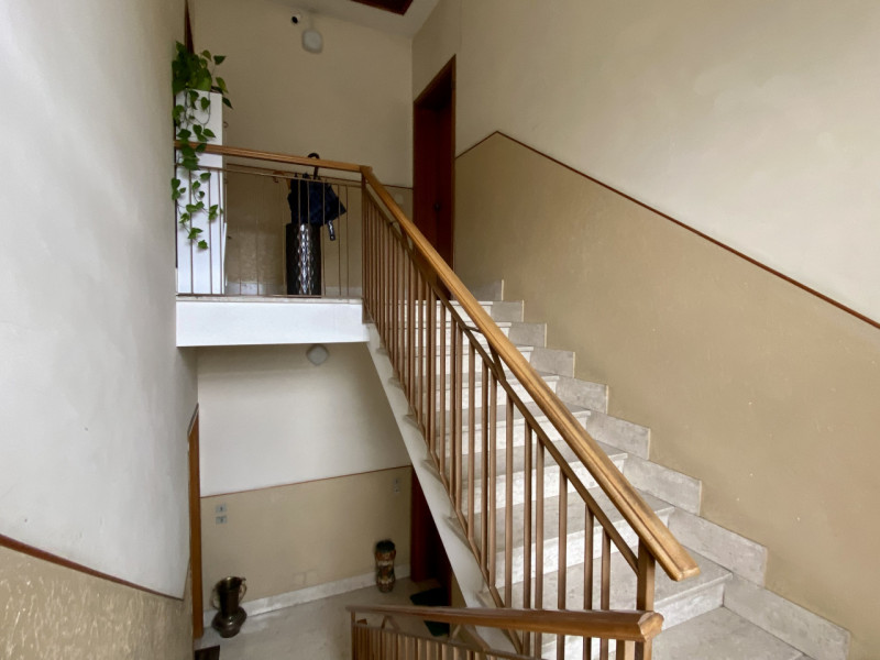 In zona residenziale tranquilla e al riparo dal traffico, proponiamo in vendita un appartamento t...