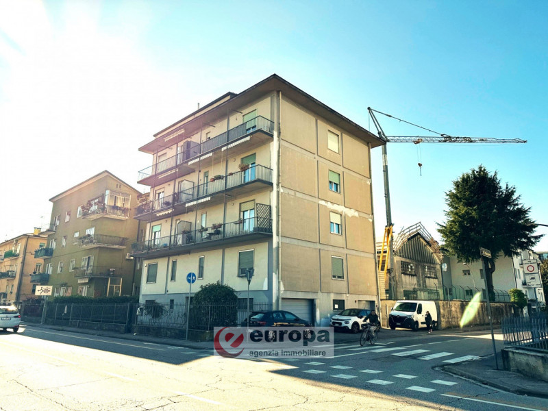 Zona Mercato Nuovo (Vicenza Ovest): spazioso appartamento bicamere al quarto piano (ultimo) servi...