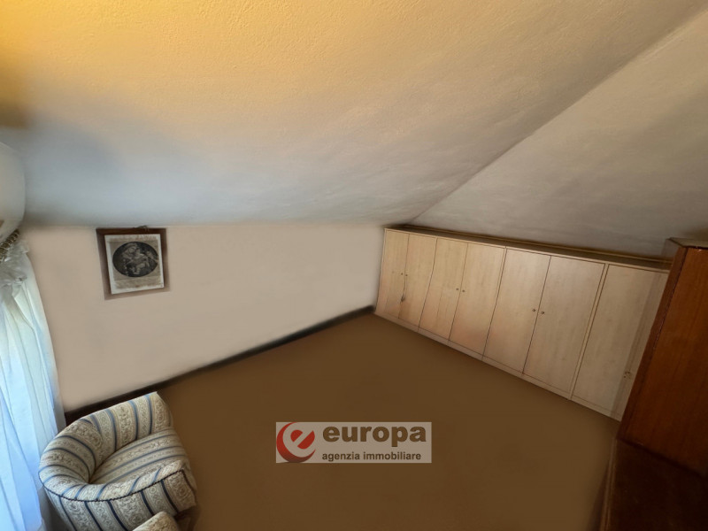 Zona Mercato Nuovo (Vicenza Ovest): spazioso appartamento bicamere al quarto piano (ultimo) servi...