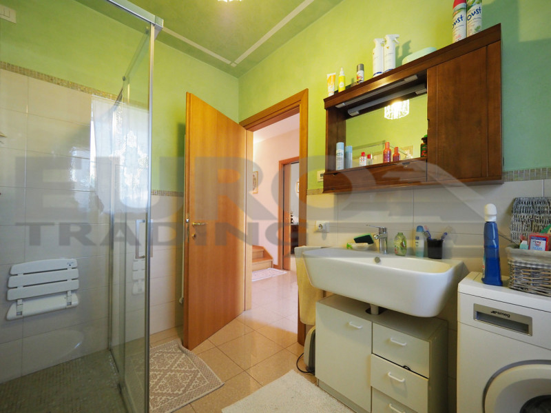 Nel pieno centro di Preganziol, proponiamo in vendita una splendida casa indipendente con ampio g...