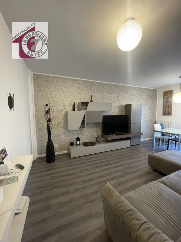 Vendesi MONTA' CENTRO zona PARCO MONTA' appartamento sviluppato al piano terzo su palazzina resid...