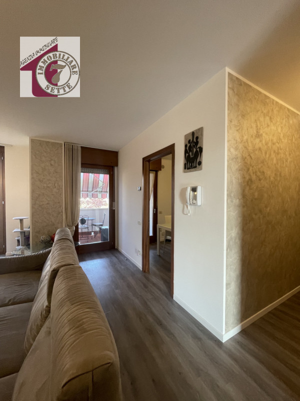 Vendesi MONTA' CENTRO zona PARCO MONTA' appartamento sviluppato al piano terzo su palazzina resid...