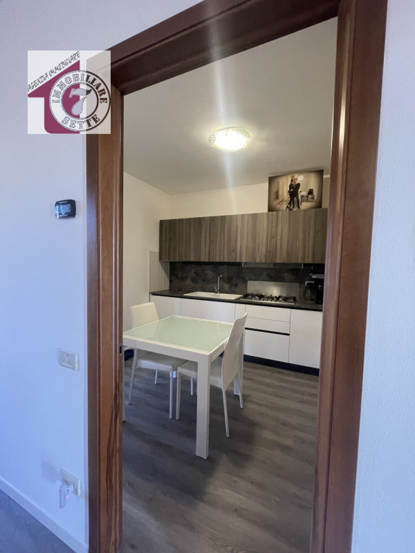 Vendesi MONTA' CENTRO zona PARCO MONTA' appartamento sviluppato al piano terzo su palazzina resid...