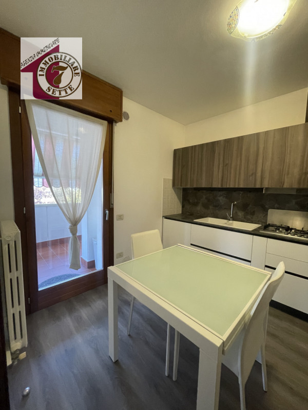 Vendesi MONTA' CENTRO zona PARCO MONTA' appartamento sviluppato al piano terzo su palazzina resid...