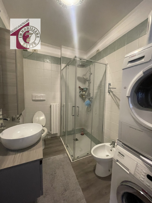 Vendesi MONTA' CENTRO zona PARCO MONTA' appartamento sviluppato al piano terzo su palazzina resid...