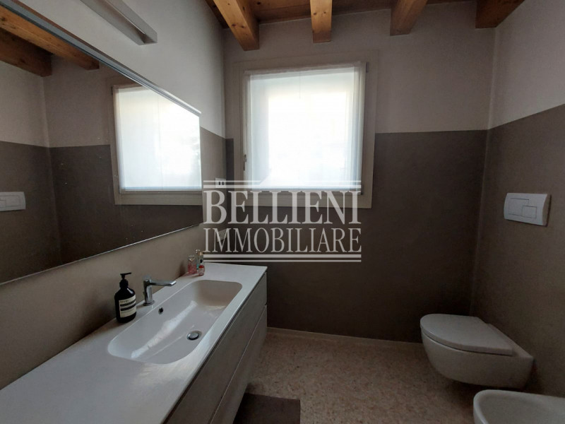 CENTRO STORICO: Nel cuore della città di Vicenza, a due passi dal Teatro Olimpico, sorge questo i...