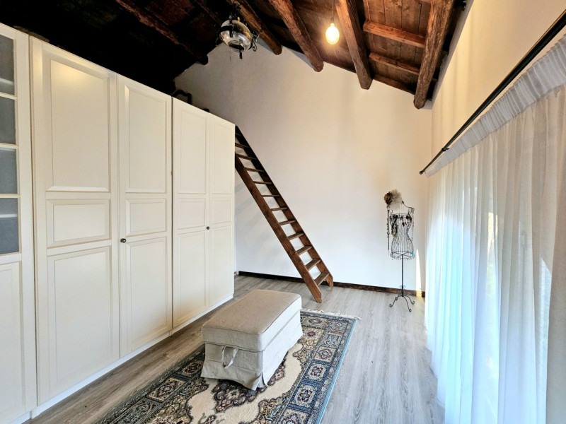 A Monselice, in una zona tranquilla e defilata, ai piedi dei Colli Euganei, proponiamo in vendita...