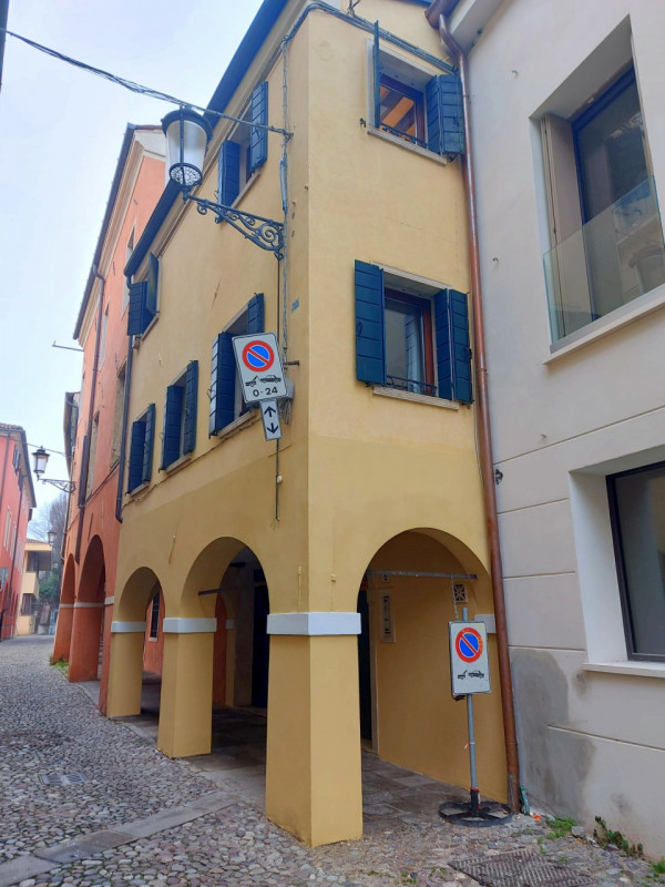 PALAZZETTO INDIPENDENTE IN CENTRO STORICO A PADOVA €.585.000 - rif.GB13-1828
Se stai cercando una...